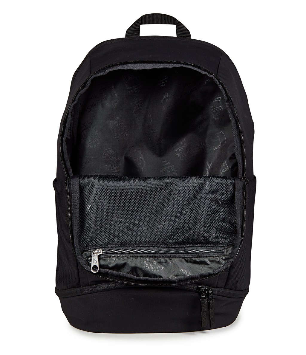 JS0A8982DM3-INTERIOR