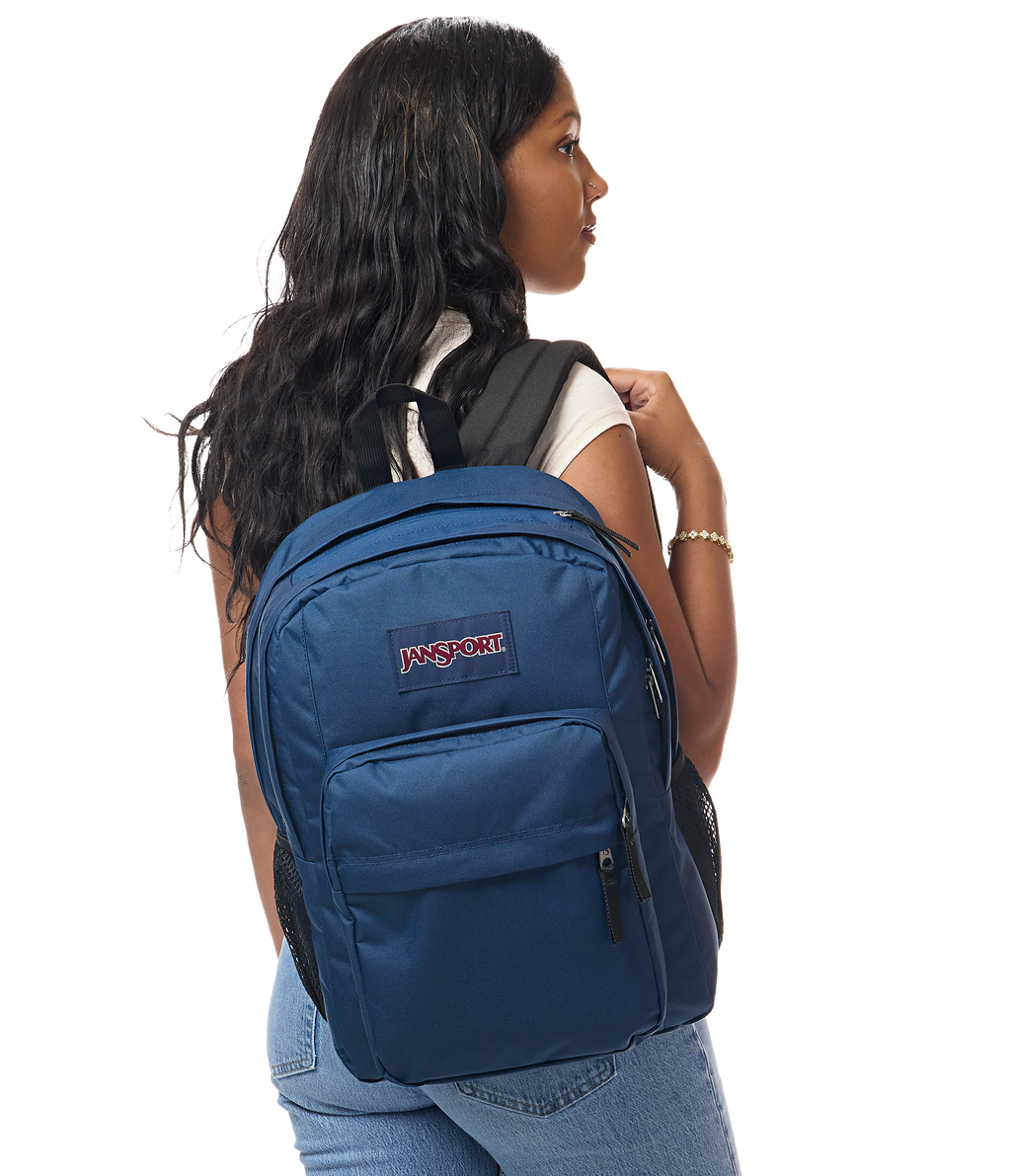 JS0A8985003-MODEL