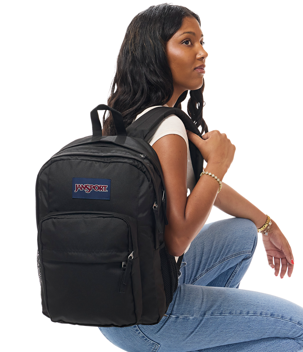 JS0A8985008-MODEL